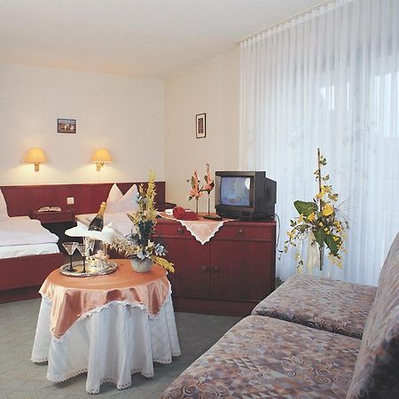 Hotel Zur Schmiede Альсфельд Екстер'єр фото
